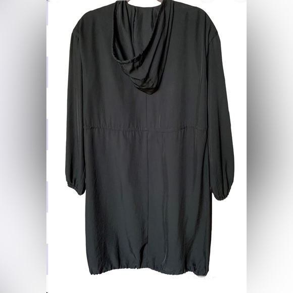 Judith and Charles Lightweight Hooded Jacket - Picture 2 of 5